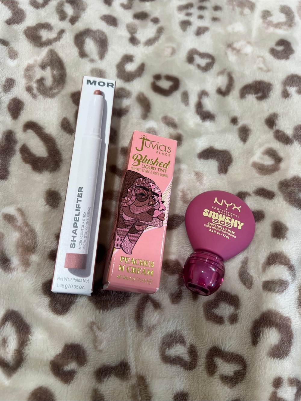 Blush, Contour and Lip mask